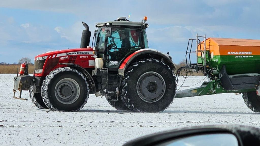 Agro-Region fertilizes winter rapeseed